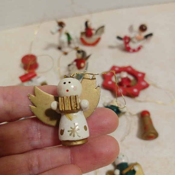 12 Vtg Wooden Mini- angels Ornaments - Picture 2 of 5